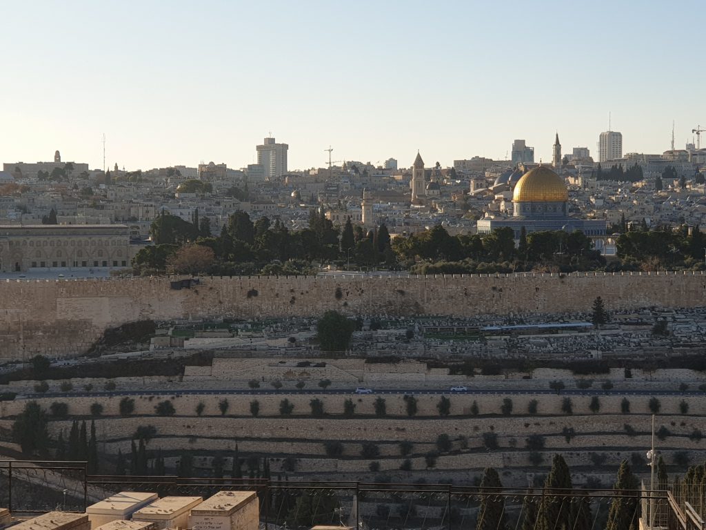 Blick vom Ölberg auf den Tempelberg in Jerusalem